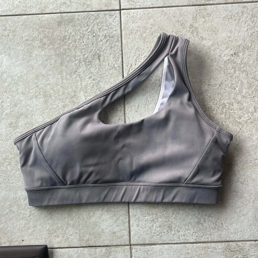 Grey sports bra.. worn two times